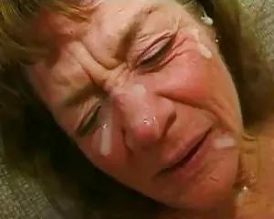 Arrugada abuela ama a 4 miembros y un montón de esperma videos porno gratis de mujeres nalgonas