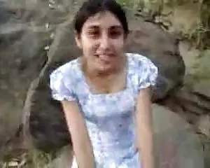 Sri-ланкийская la niña le da sexo oral los culos mas grande del porno