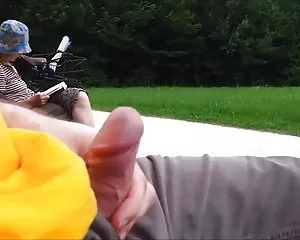 Teaser - abuela en el parque chica belleza