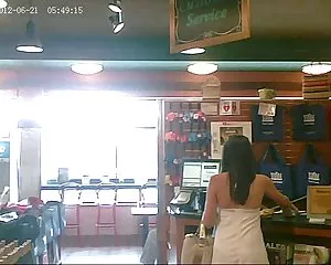 Upskirted adorable morena, hermoso culo videos porno i sexo