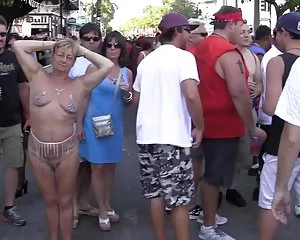 Desnudo en público 1 ver mujeres desnudándose