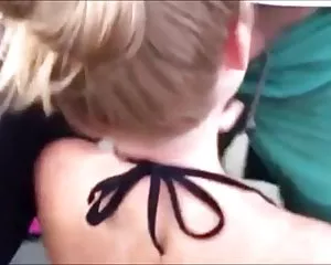 Día caliente de la mujer en la playa! videos porno en