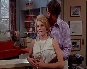 Angie dickinson - bastante criadas todos en una fila (1971) videos porno o