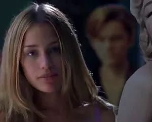 Piper perabo el bar el coyote (sin clasificación) videos pornus gratis
